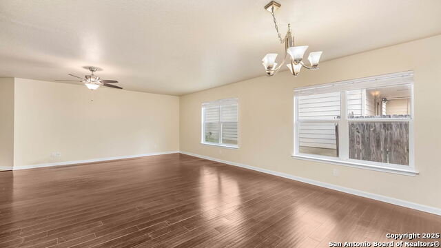 Image 4 of 24 For 5642 Lovett Oaks