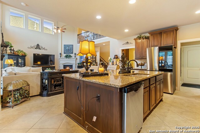 Listing photo id 14 for 8905 Soaring Oak