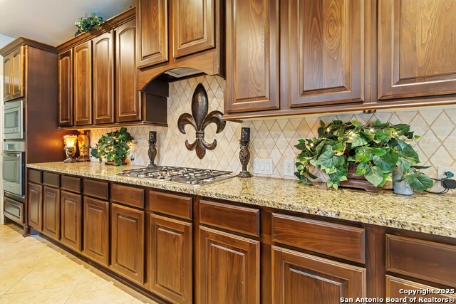 Listing photo id 15 for 8905 Soaring Oak