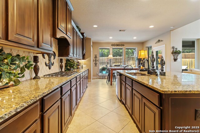 Listing photo id 19 for 8905 Soaring Oak