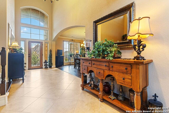 Listing photo id 1 for 8905 Soaring Oak