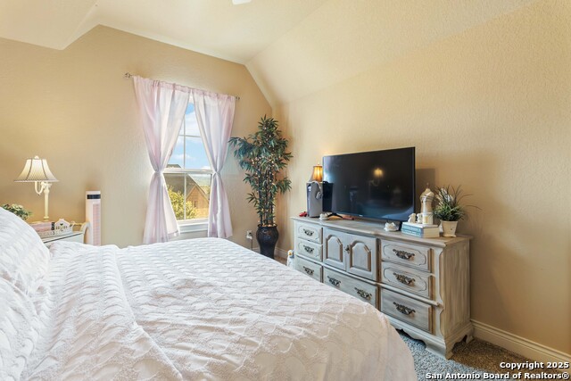 Listing photo id 37 for 8905 Soaring Oak