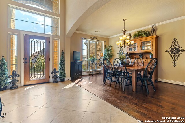 Listing photo id 2 for 8905 Soaring Oak