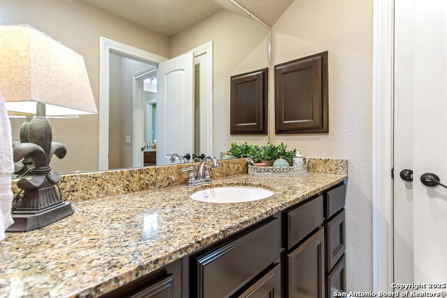 Listing photo id 38 for 8905 Soaring Oak