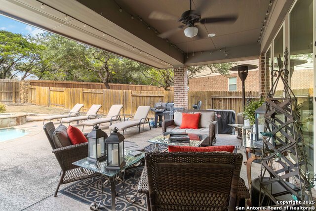 Listing photo id 44 for 8905 Soaring Oak