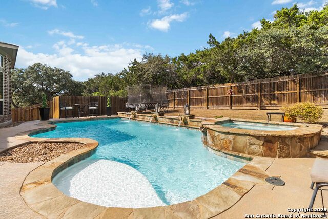 Listing photo id 49 for 8905 Soaring Oak