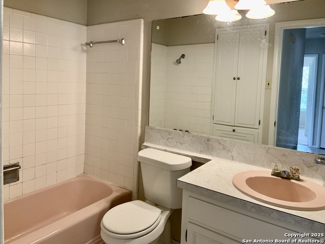 Image 25 of 30 For 5711 Gillis  