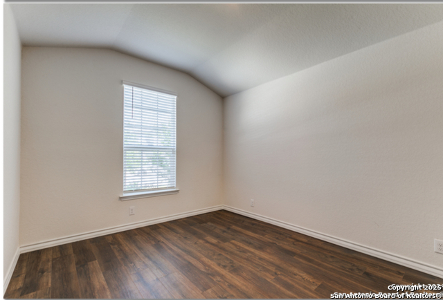 Image 10 of 25 For 232 Cuban Emerald