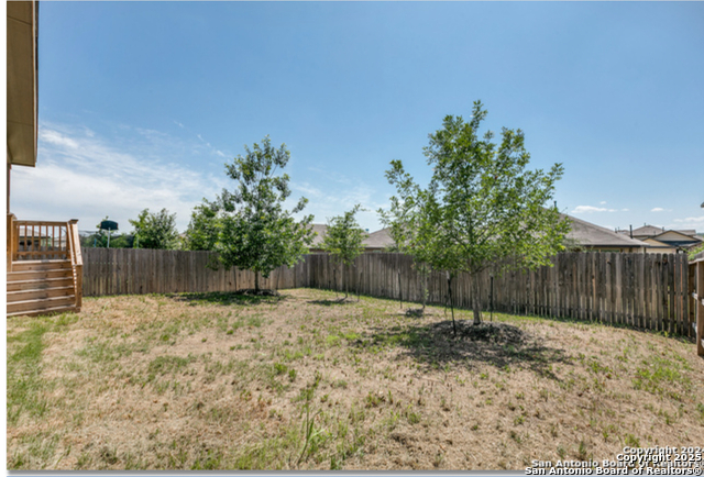 Image 18 of 25 For 232 Cuban Emerald