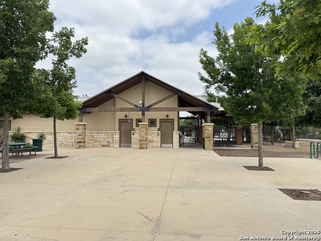 Image 23 of 25 For 232 Cuban Emerald