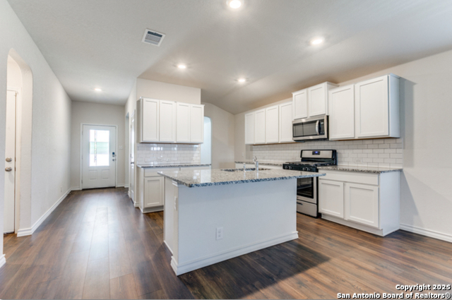 Image 8 of 25 For 232 Cuban Emerald