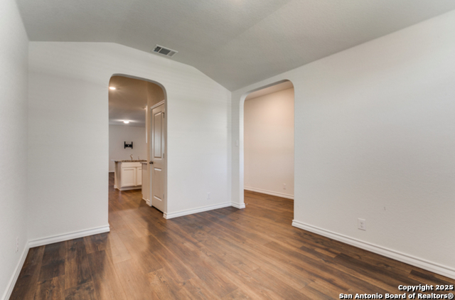 Image 9 of 25 For 232 Cuban Emerald