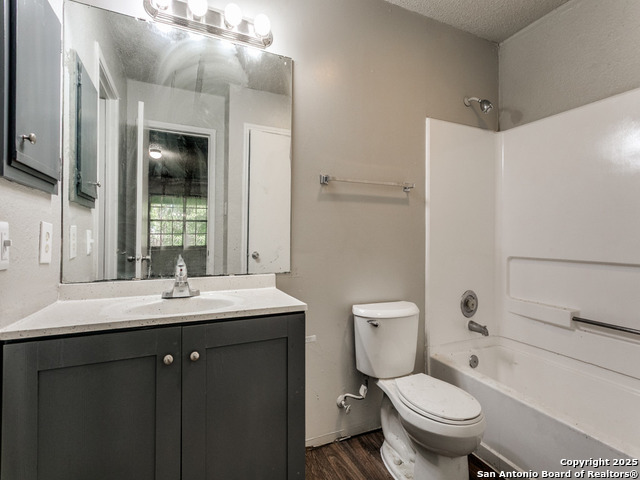 Image 11 of 12 For 7527 Oak Chase