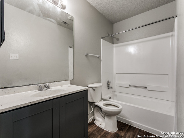 Image 8 of 12 For 7527 Oak Chase