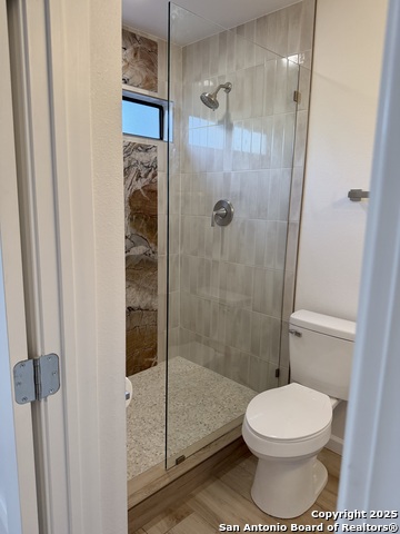 Image 21 of 27 For 6416 Brookway