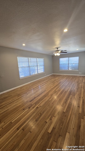 Image 2 of 19 For 606 Shadywood