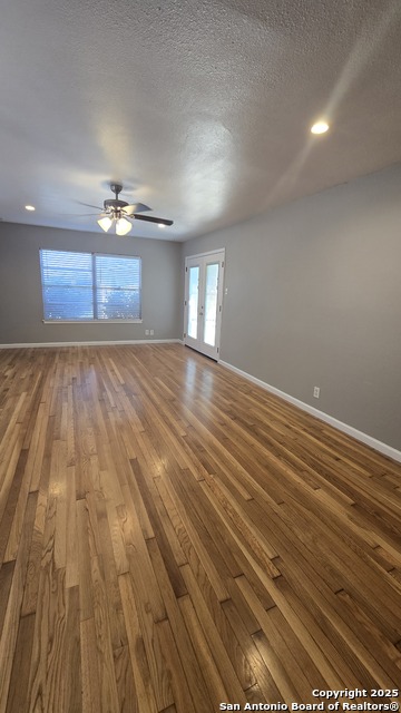 Image 3 of 19 For 606 Shadywood