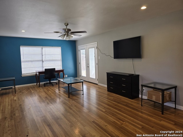 Image 4 of 19 For 606 Shadywood