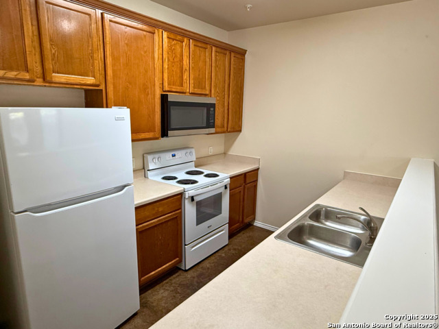 Listing photo id 3 for 10822 Mathom Landing  3