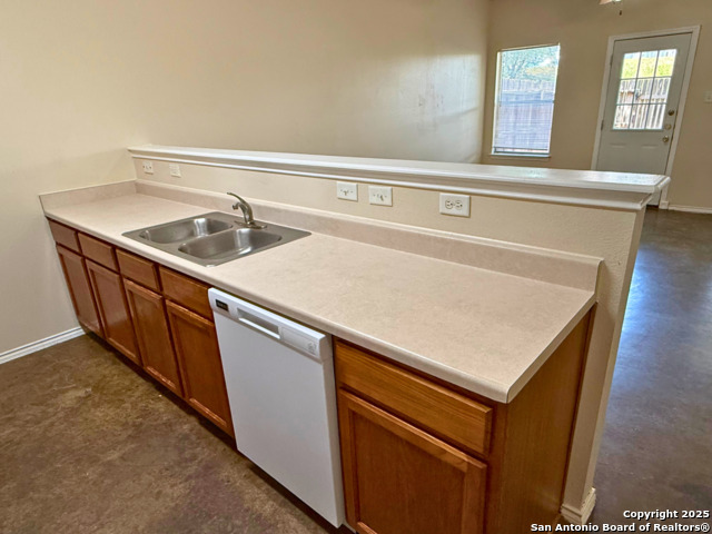 Listing photo id 4 for 10822 Mathom Landing  3