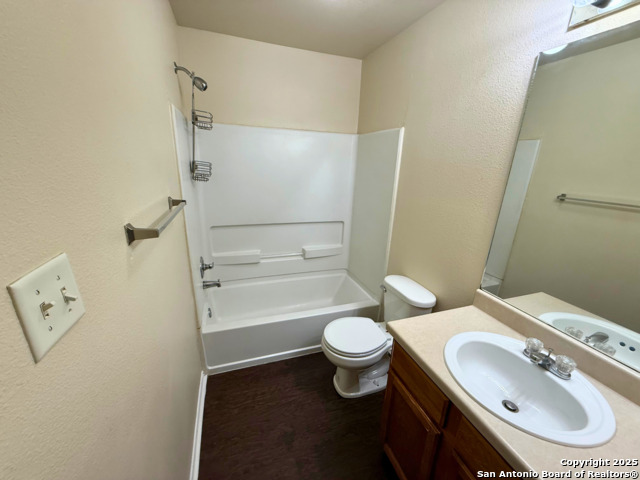 Listing photo id 5 for 10822 Mathom Landing  3