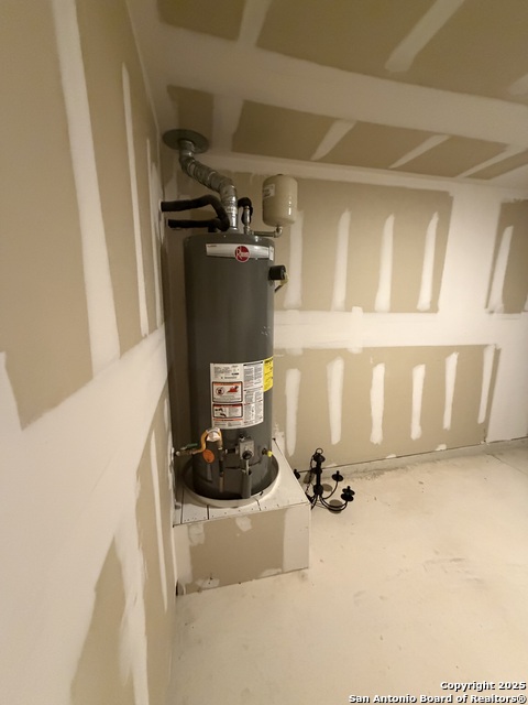 Image 31 of 32 For 1025 Pacific Monarch