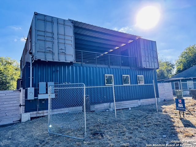 Image 2 of 37 For 1806 San Fernando