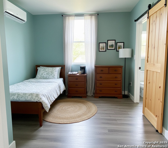 Image 32 of 37 For 1806 San Fernando