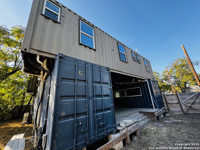 Image 7 of 37 For 1806 San Fernando