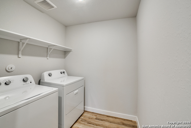 Image 10 of 16 For 5935 Hausman W 61