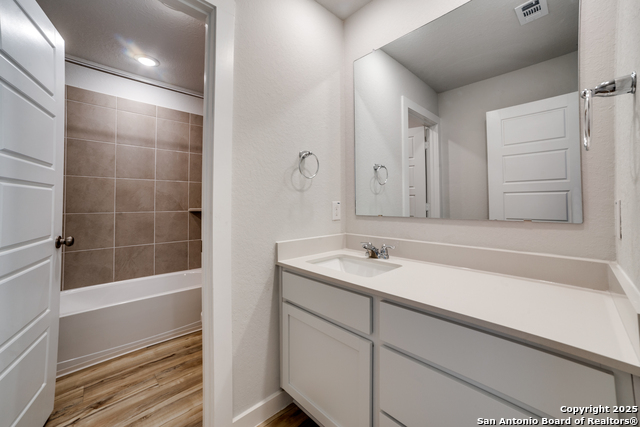 Image 14 of 16 For 5935 Hausman W 61