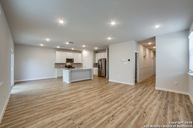 Image 2 of 16 For 5935 Hausman W 61