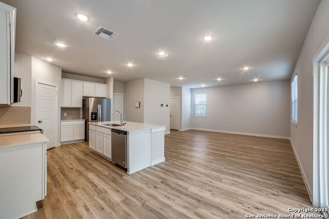 Image 3 of 16 For 5935 Hausman W 61