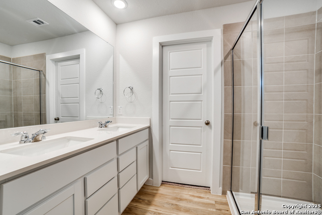 Image 9 of 16 For 5935 Hausman W 61
