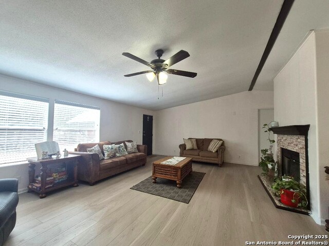 Image 5 of 21 For 517 Grapeland Dr