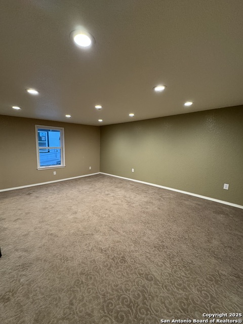 Listing photo id 9 for 1108 Coll W