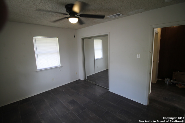 Image 4 of 8 For 4514 Slayden Dr
