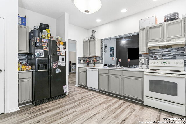 Image 8 of 19 For 7571 Corian Park