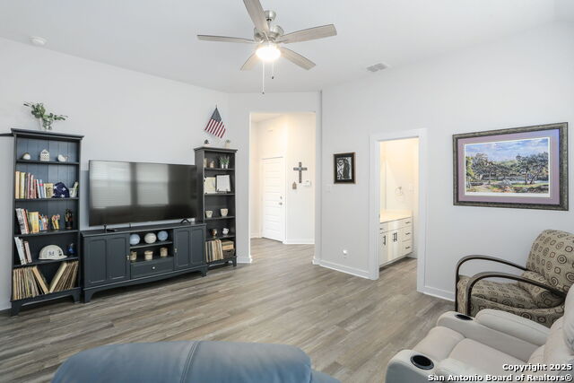 Listing photo id 12 for 904 Brook