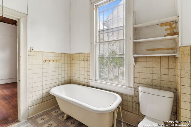 Image 18 of 42 For 302 Florida Street