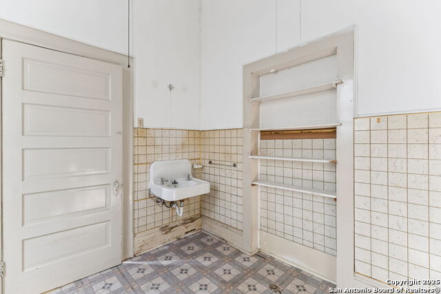 Image 19 of 42 For 302 Florida Street