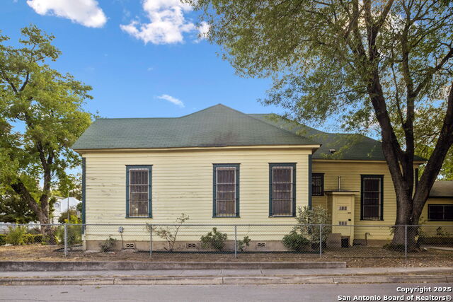 Image 37 of 42 For 302 Florida Street