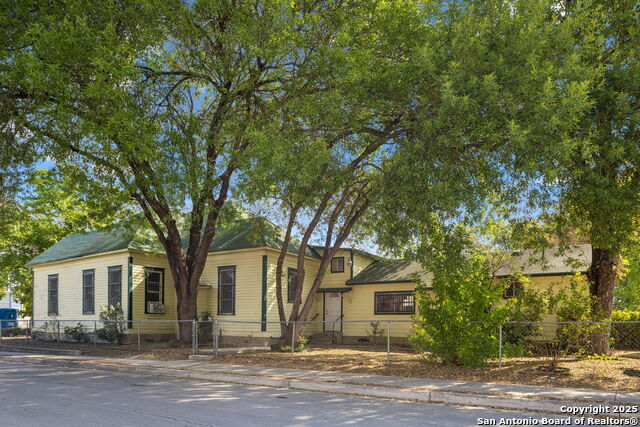 Image 38 of 42 For 302 Florida Street