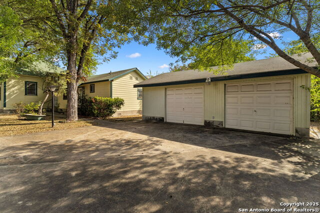 Image 39 of 42 For 302 Florida Street