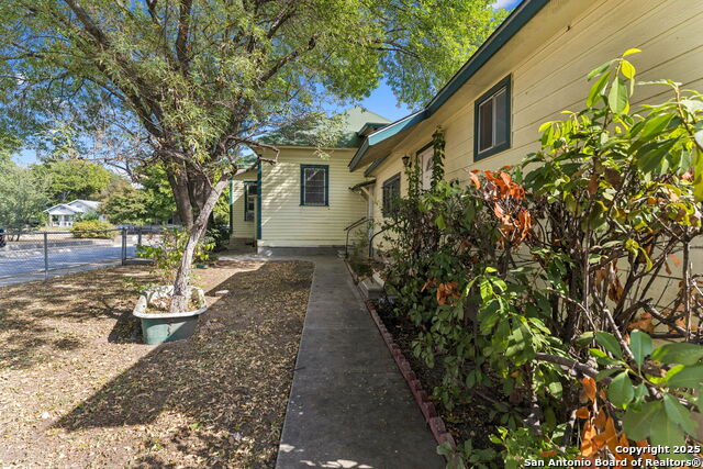 Image 41 of 42 For 302 Florida Street