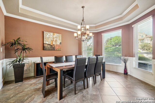 Listing photo id 11 for 718 Ruidosa Downs