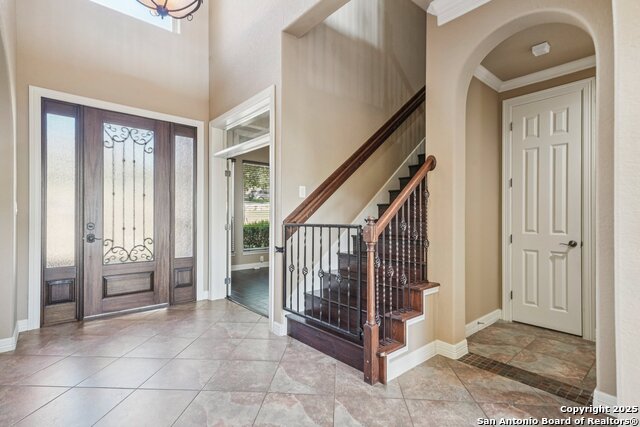 Listing photo id 15 for 718 Ruidosa Downs