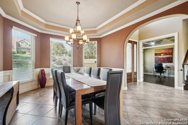 Listing photo id 17 for 718 Ruidosa Downs