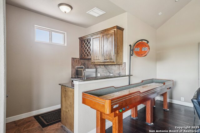 Listing photo id 30 for 718 Ruidosa Downs