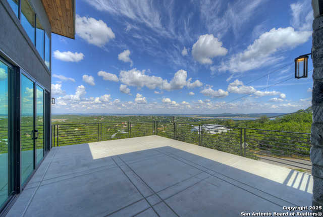 Image 13 of 53 For 585 Highland Terrace